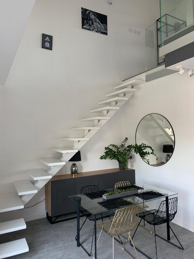 Two-Levels Penthouse With A Garden In The City Center Lejlighed Łódź Eksteriør billede